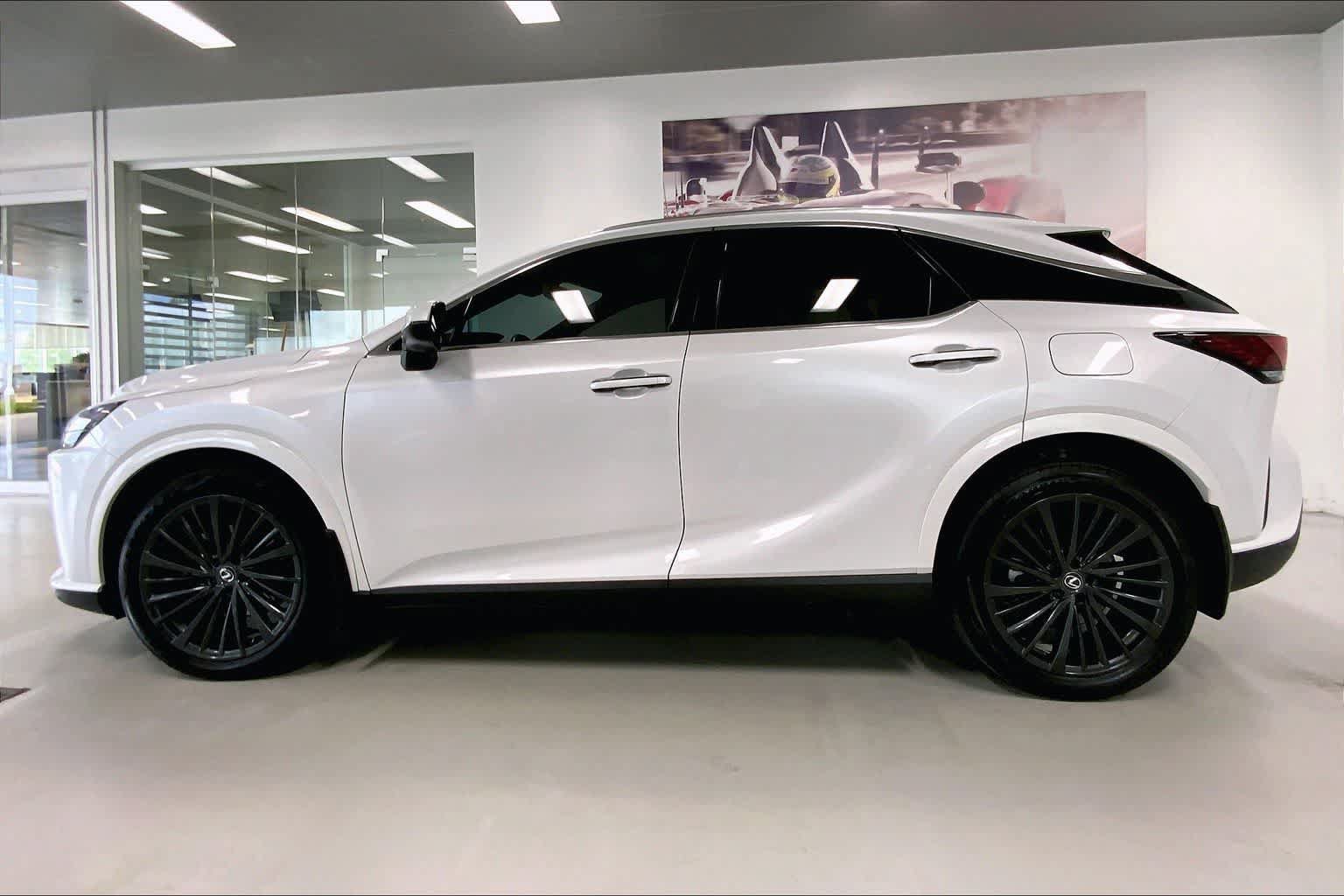 Used 2024 Lexus RX 350 Premium w/ Accessory Package (Z1) AWD/4WD image 3