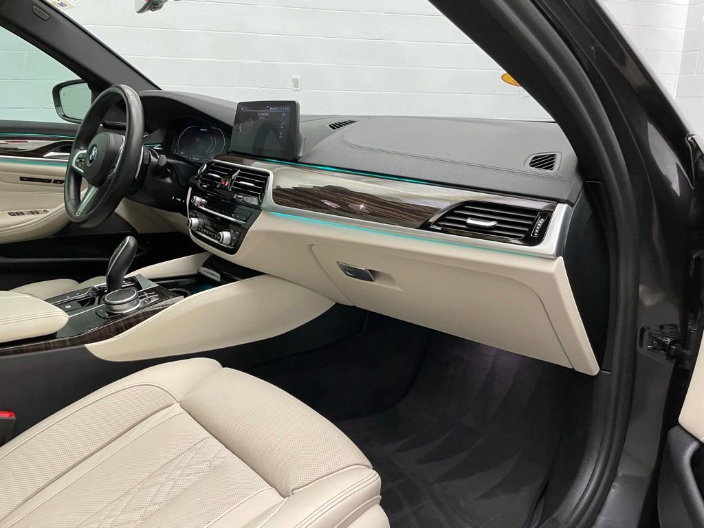 Used 2020 BMW M550i xDrive w/ Premium Package AWD/4WD image 27