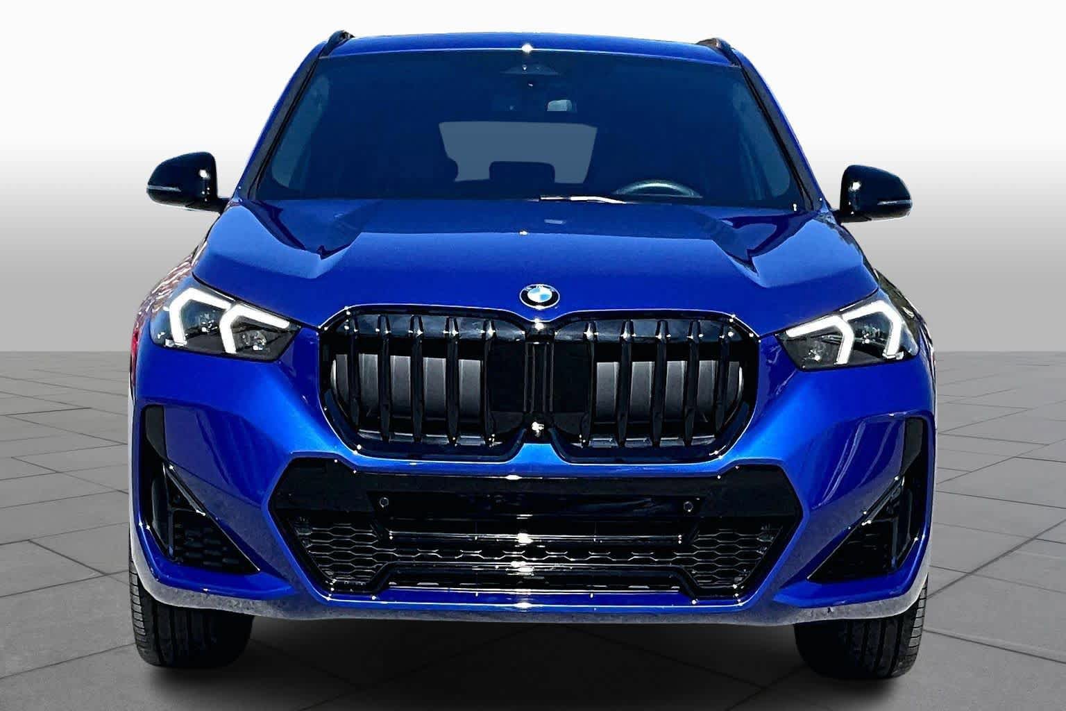 Used 2025 BMW X1 xDrive28i w/ Premium Package AWD/4WD image 3