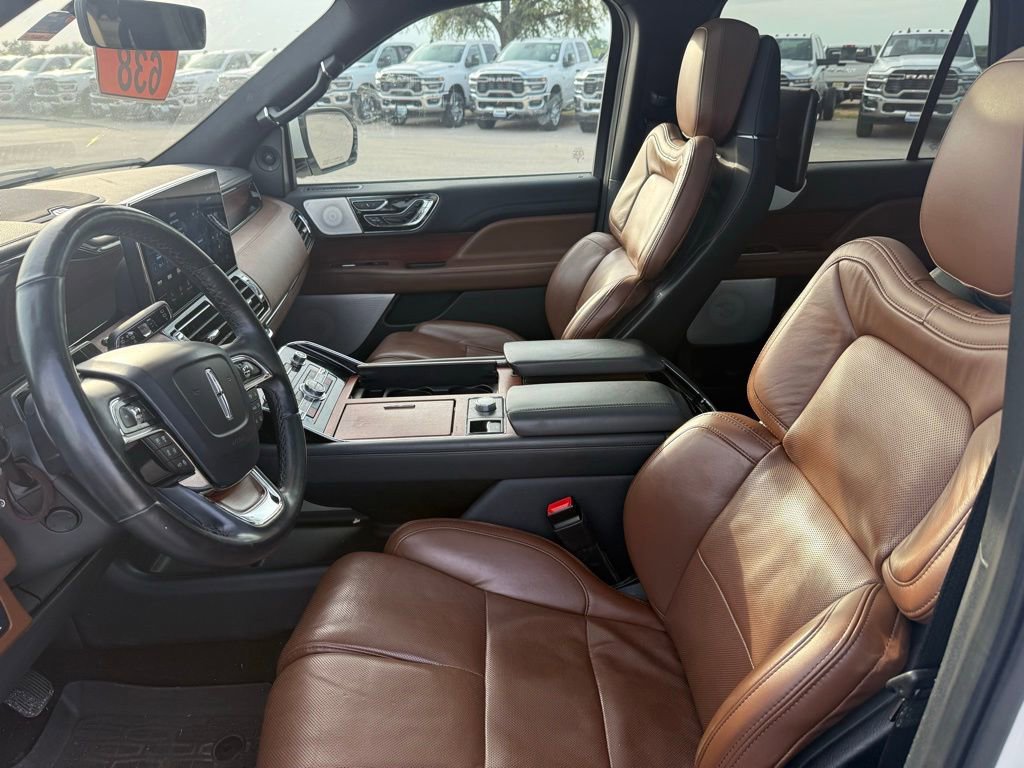Used 2023 Lincoln Navigator Reserve AWD/4WD image 12