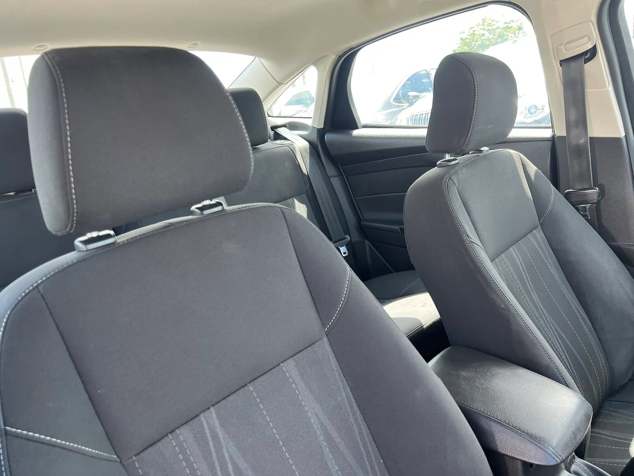 Used 2015 Ford Focus SE FWD image 19