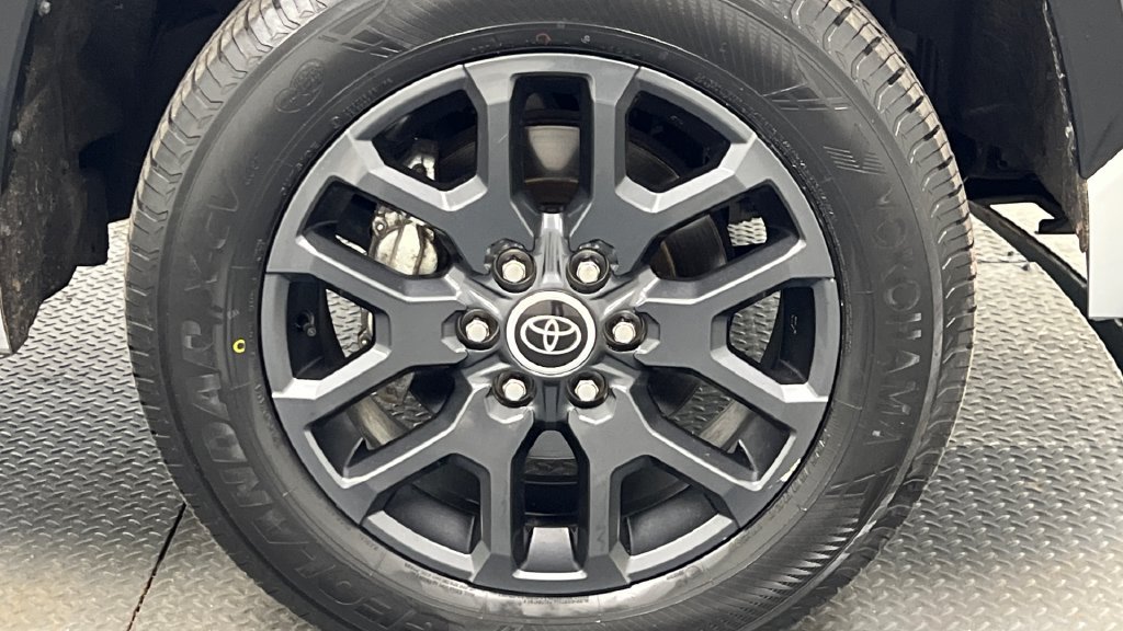 Used 2023 Toyota Tundra Platinum AWD/4WD image 21