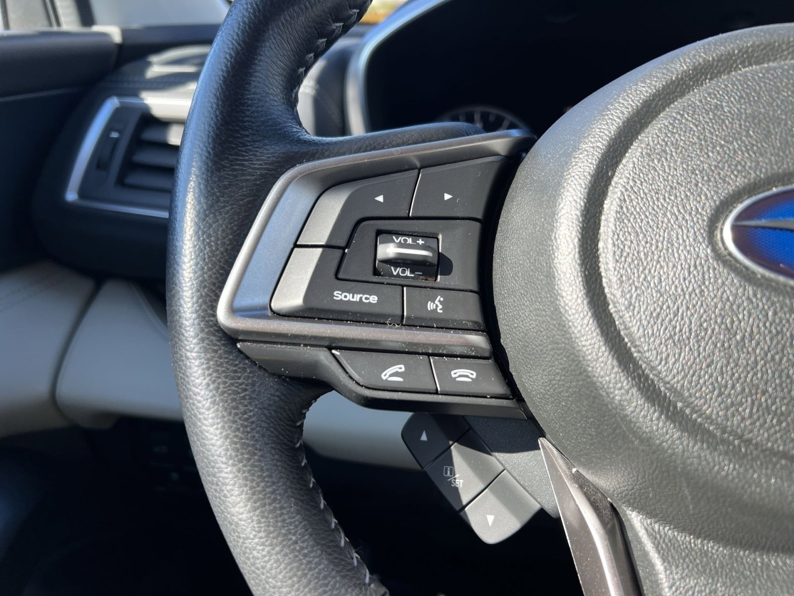 Used 2020 Subaru Ascent Limited w/ Technology Package image 34