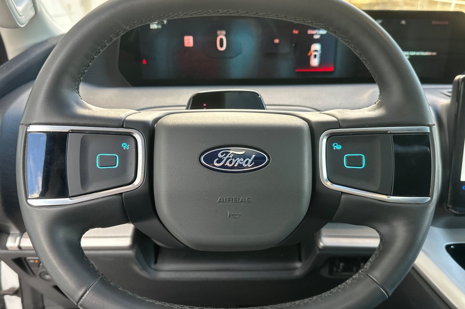 Used 2025 Ford Expedition Active AWD/4WD image 28
