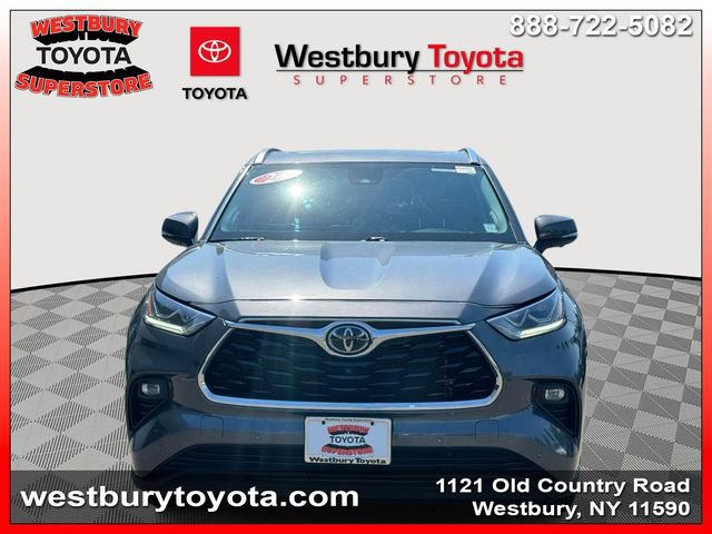 Used 2024 Toyota Highlander Limited AWD/4WD image 3