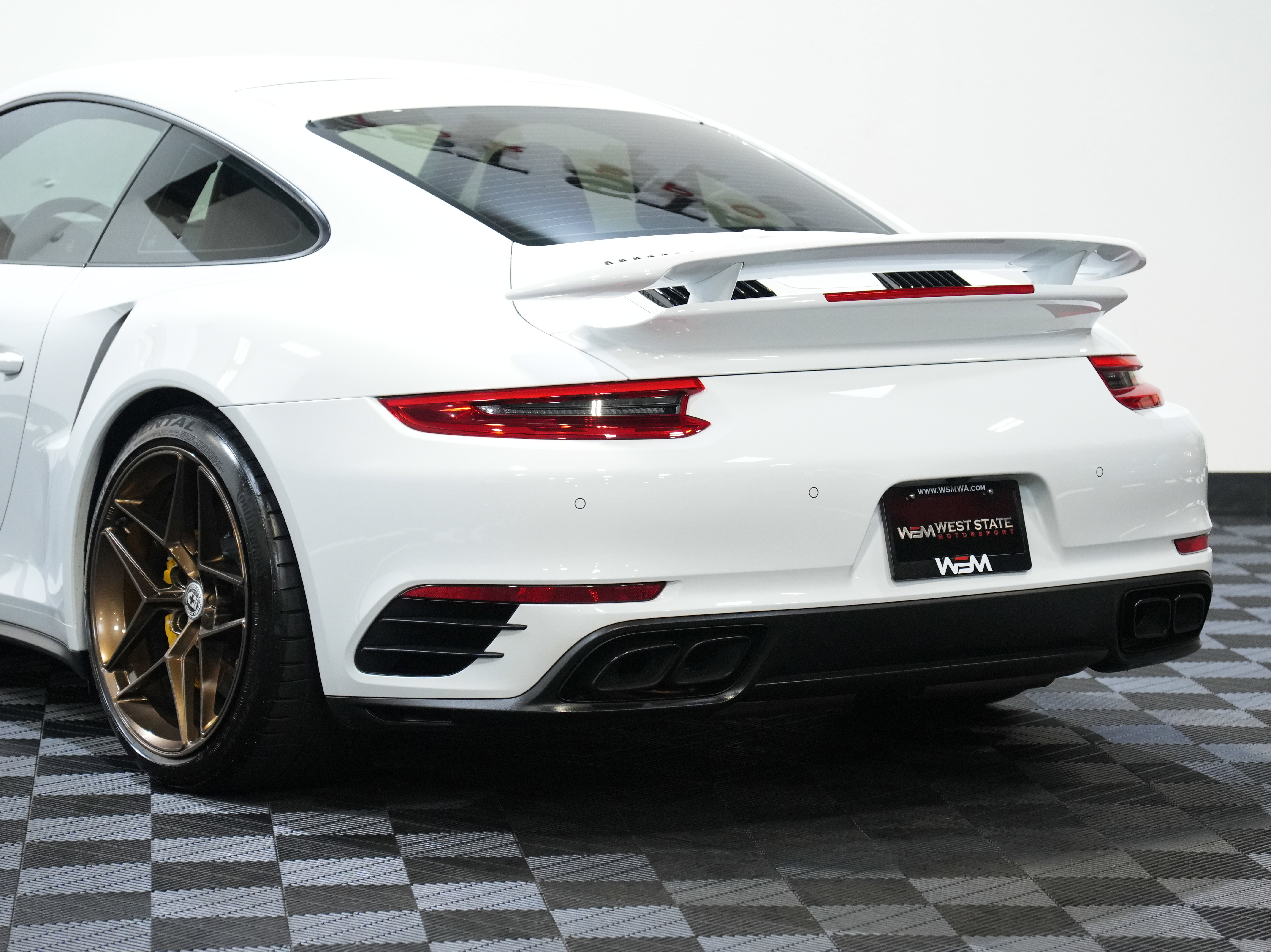 Used 2018 Porsche 911 Turbo S image 17
