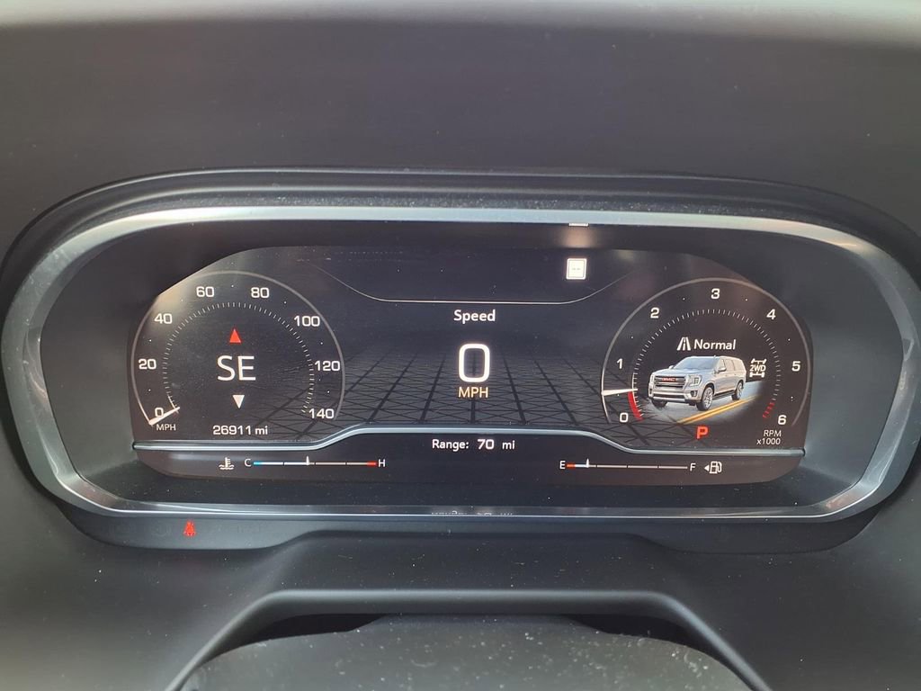 Used 2023 GMC Yukon XL SLT w/ SLT Premium Package image 15