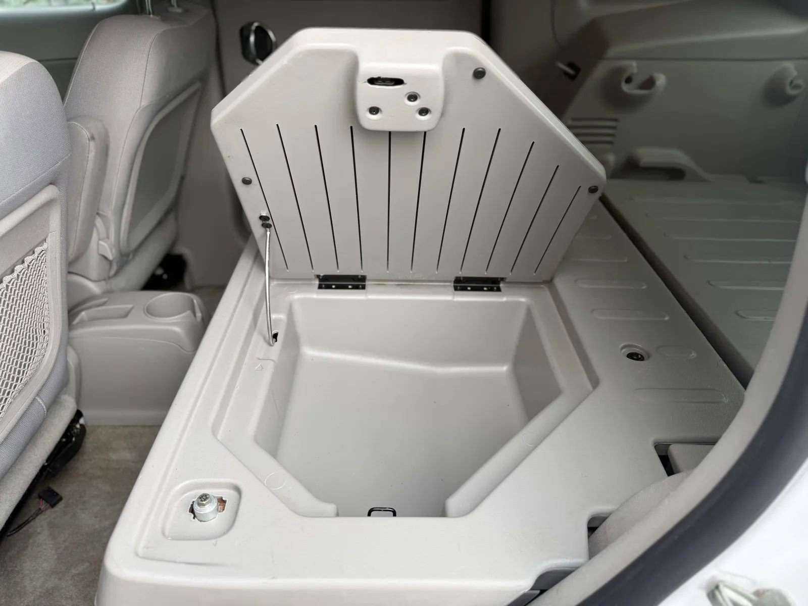 Used 2011 Chevrolet HHR LS image 16