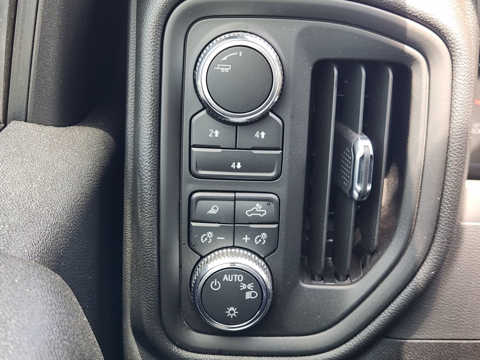 Used 2026 GMC Sierra 2500 Pro w/ 1SA Pro Safety Plus Package AWD/4WD image 27
