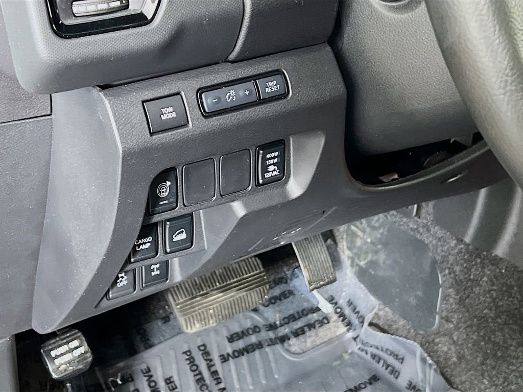 Used 2024 Nissan Frontier PRO-4X w/ Pro Premium Package image 9