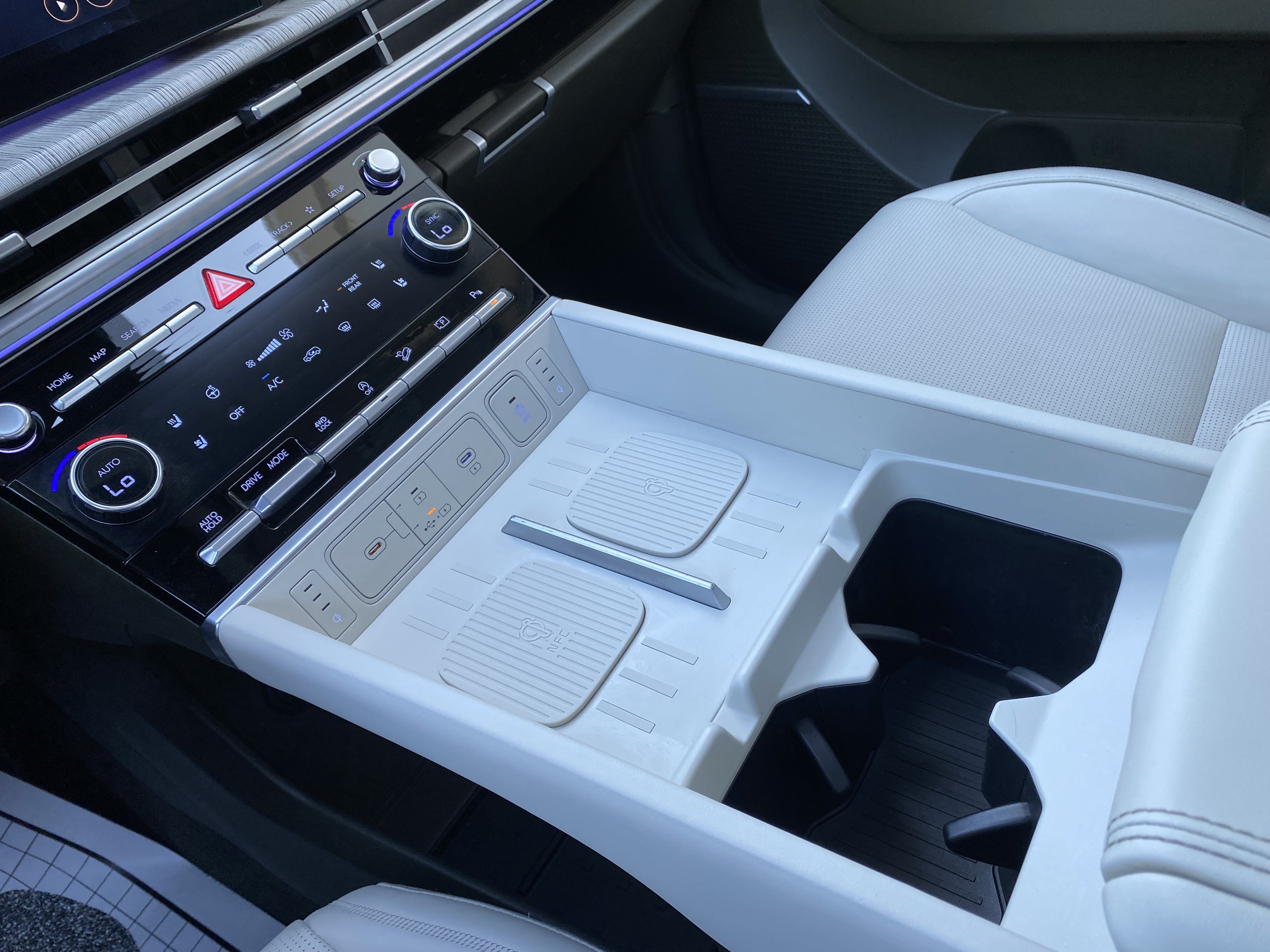 Used 2025 Hyundai Santa Fe Calligraphy AWD/4WD image 31