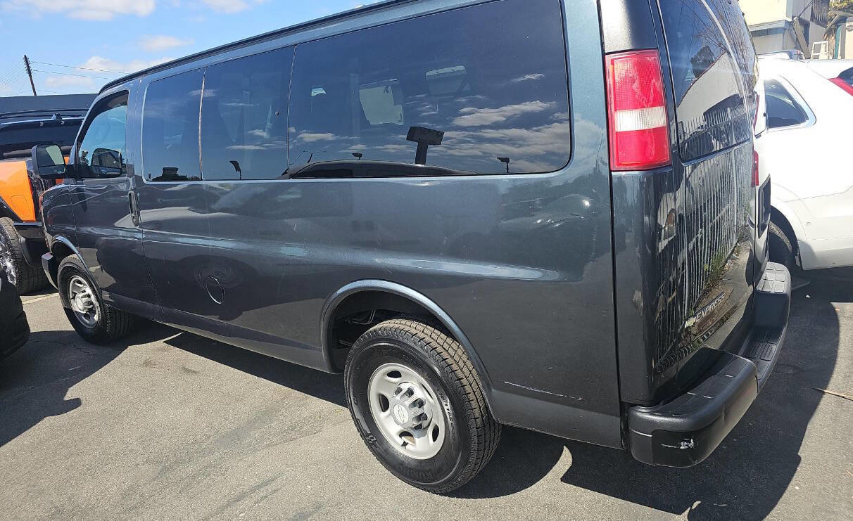 Used 2017 Chevrolet Express 2500 LS image 4