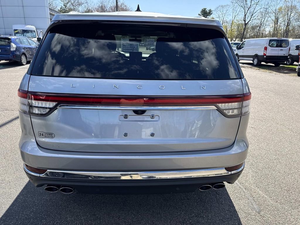 Used 2024 Lincoln Aviator Reserve w/ Elements Package Plus AWD/4WD image 4