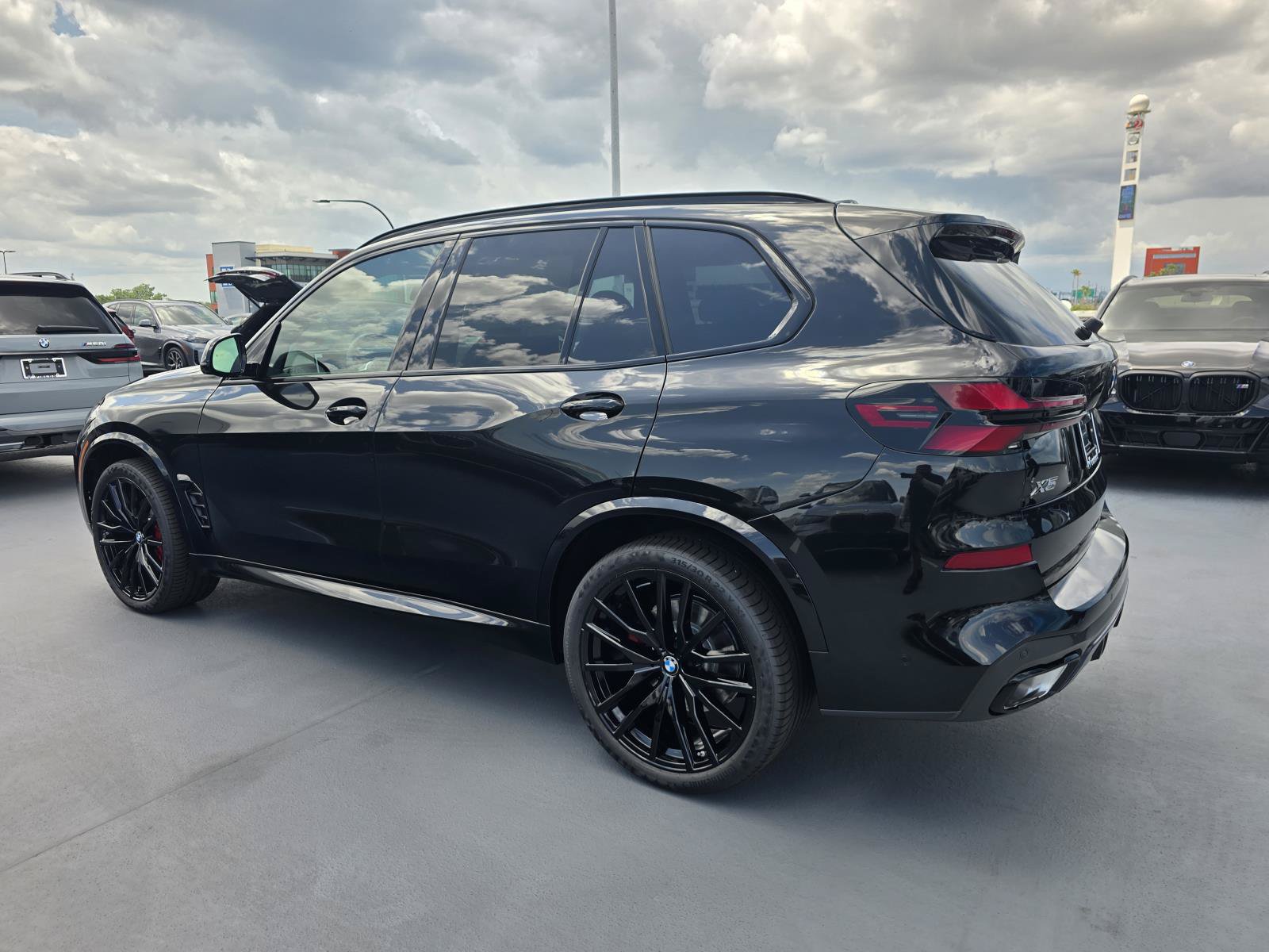 New 2026 BMW X5 sDrive40i w/ M Sport Package RWD image 21