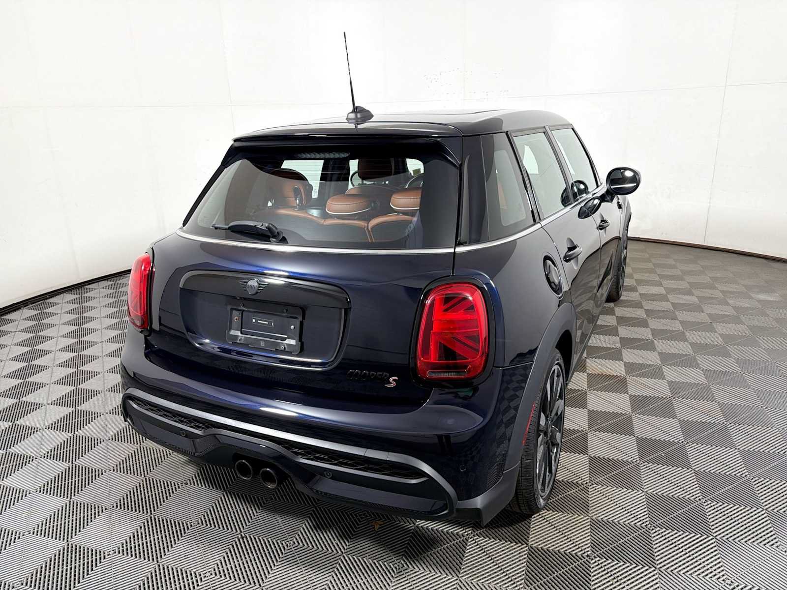 Used 2024 MINI Cooper S FWD image 6