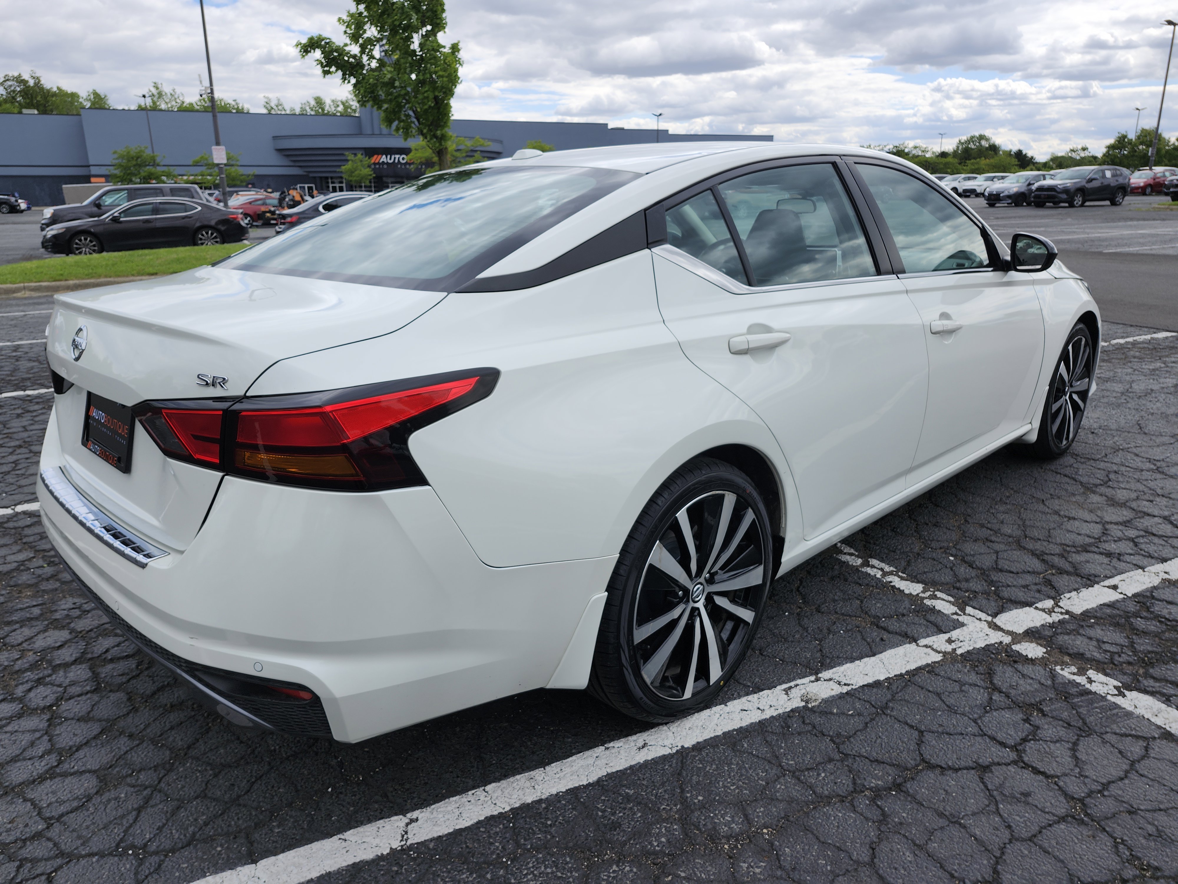 Used 2022 Nissan Altima 2.5 SR FWD image 10