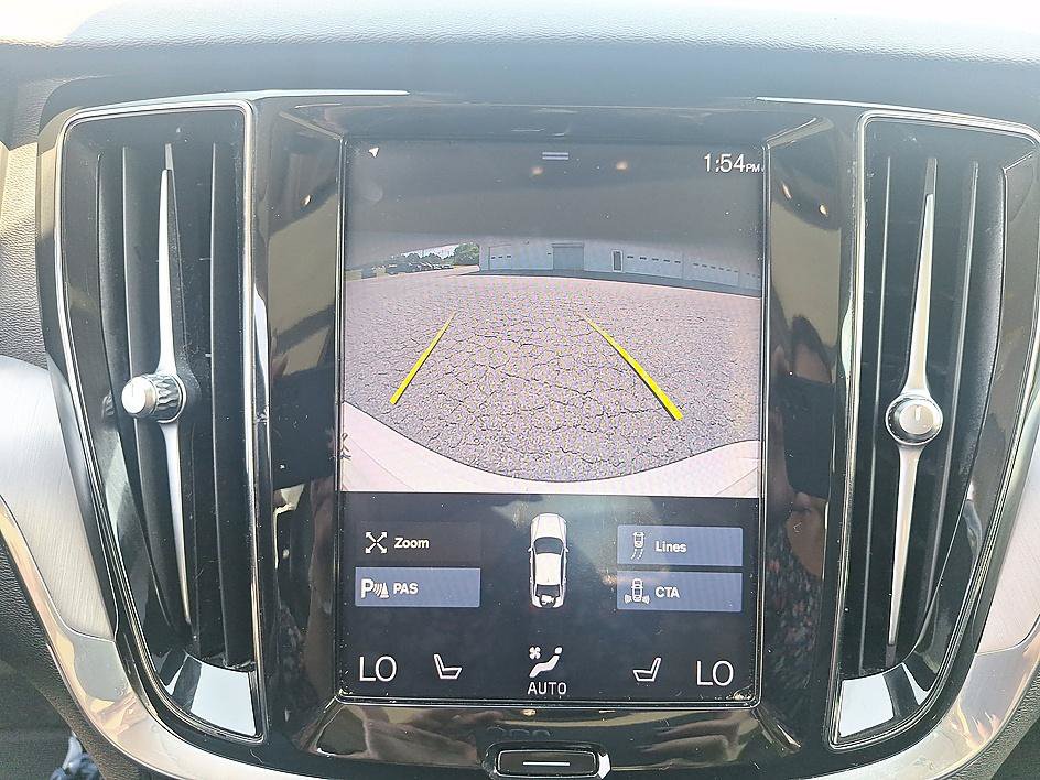 Used 2020 Volvo S60 T6 Momentum AWD/4WD image 15