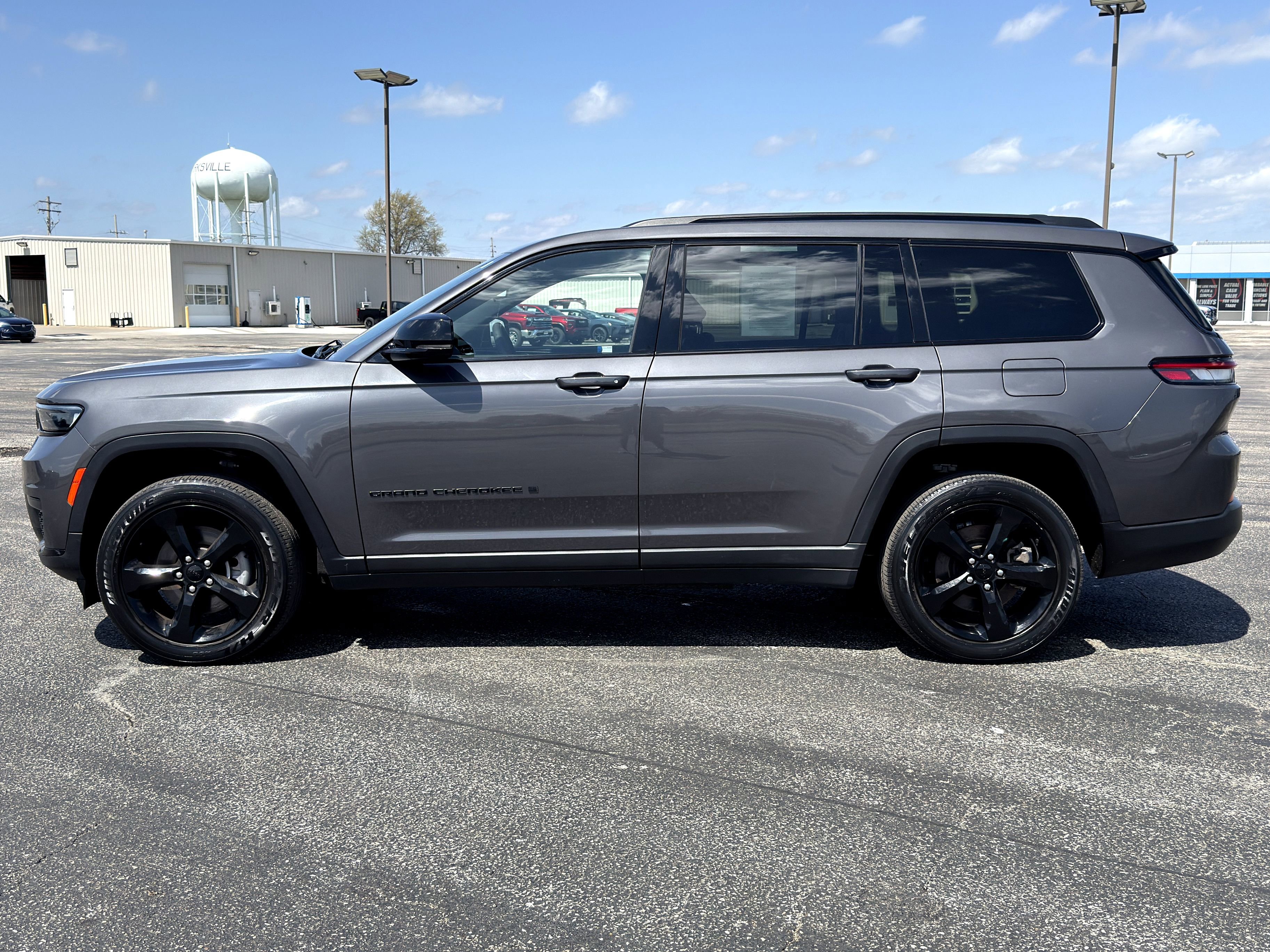 Used 2023 Jeep Grand Cherokee L Laredo AWD/4WD image 6