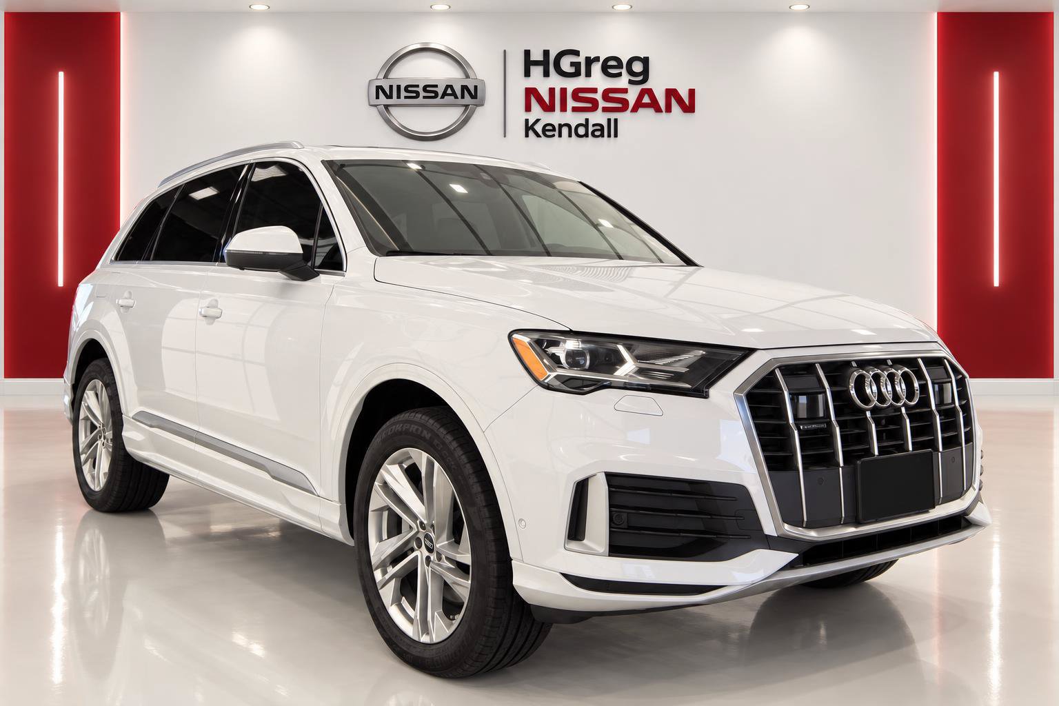 Used 2023 Audi Q7 2.0T Premium w/ Convenience Package AWD/4WD image 3