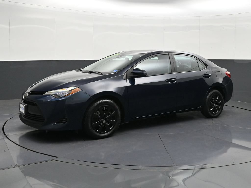 Used 2017 Toyota Corolla LE FWD image 1