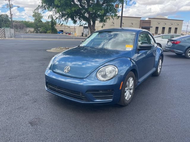 Used 2017 Volkswagen Beetle 1.8T Classic FWD image 1