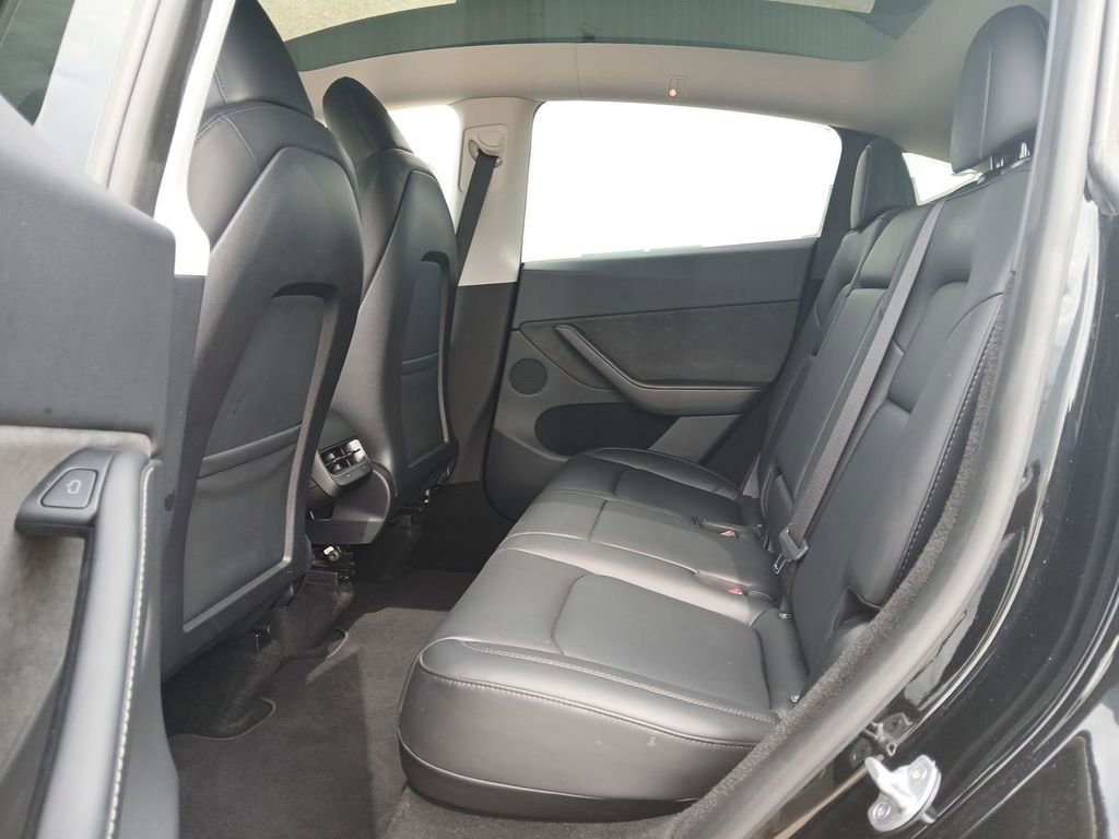 Used 2023 Tesla Model Y Long Range image 11