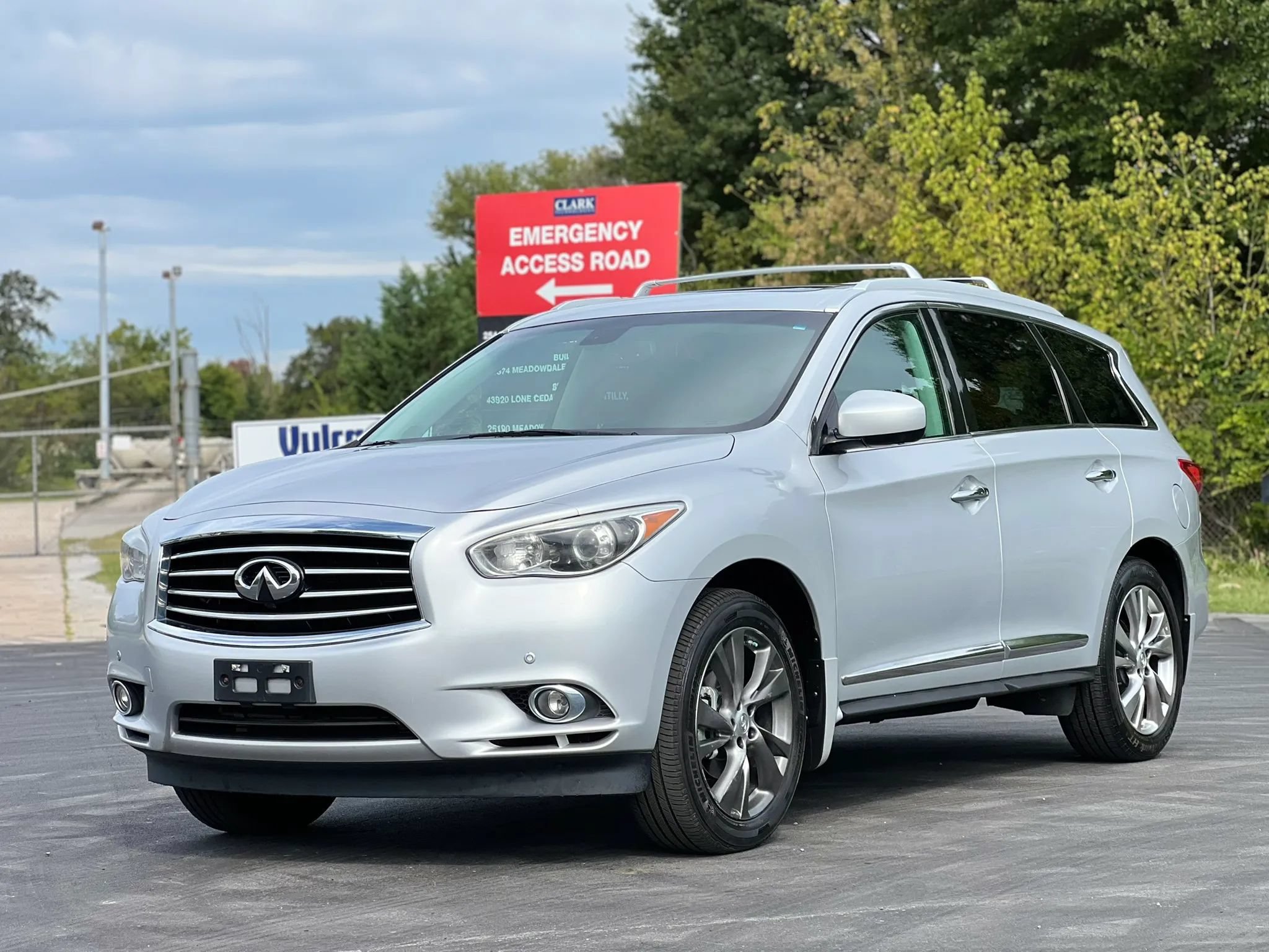 Used 2013 INFINITI JX35 AWD w/ Premium Pkg