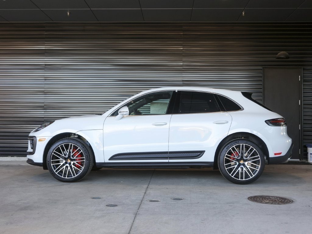 Certified 2026 Porsche Macan S AWD/4WD image 2
