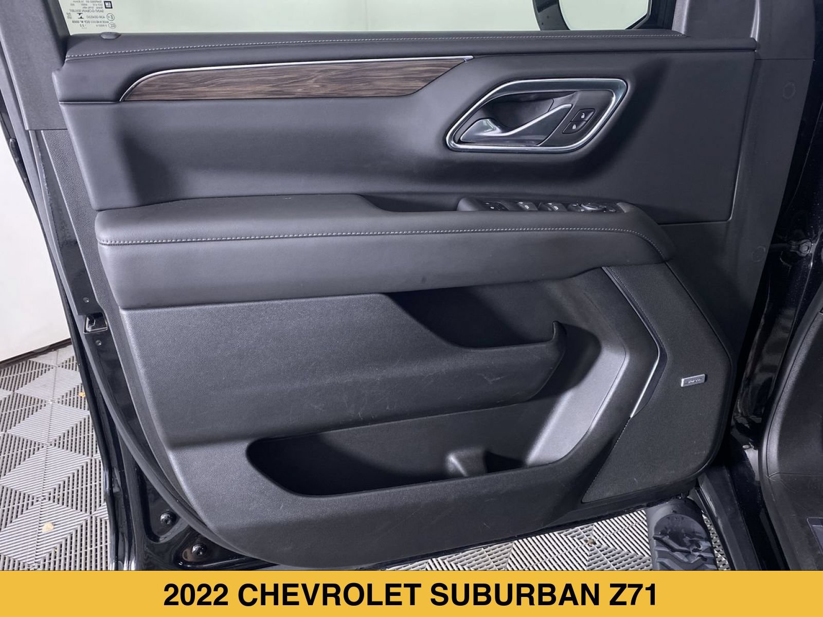 Certified 2022 Chevrolet Suburban Z71 w/ Luxury Package AWD/4WD image 11