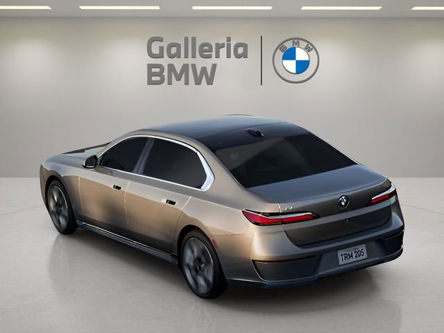 Used 2025 BMW 530i w/ Premium Package image 5