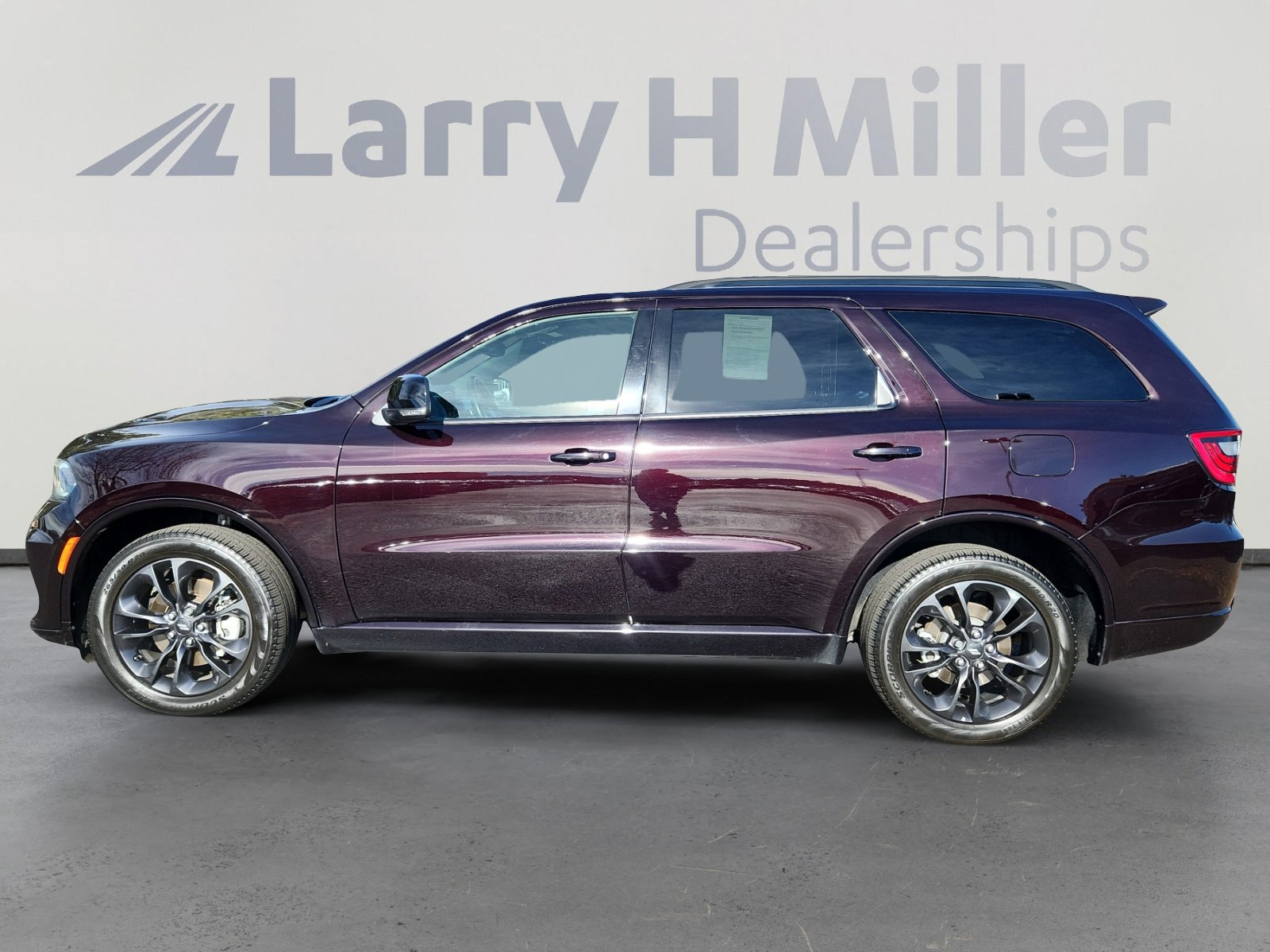 Used 2024 Dodge Durango GT image 2