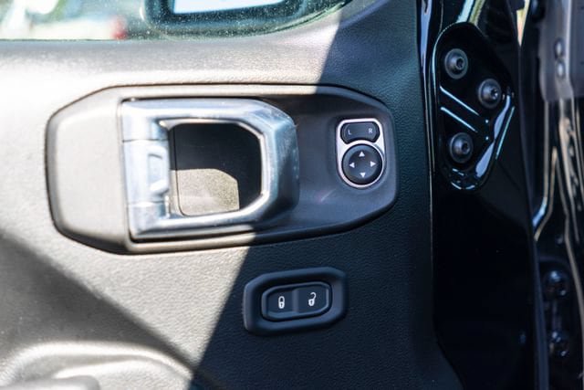 Used 2023 Jeep Wrangler Unlimited Sport AWD/4WD image 28