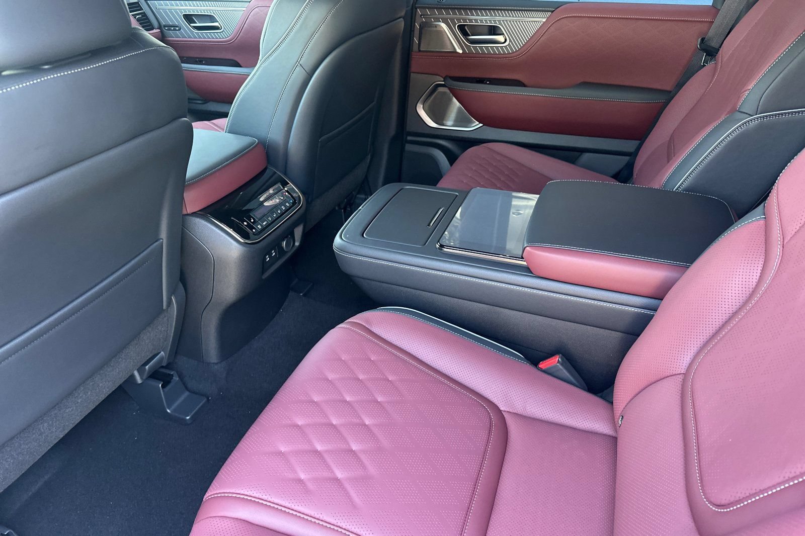 New 2026 INFINITI QX80 Autograph w/ Premium Cargo Package AWD/4WD image 12