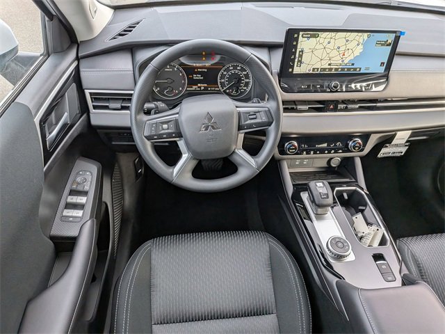 New 2025 Mitsubishi Outlander ES image 28