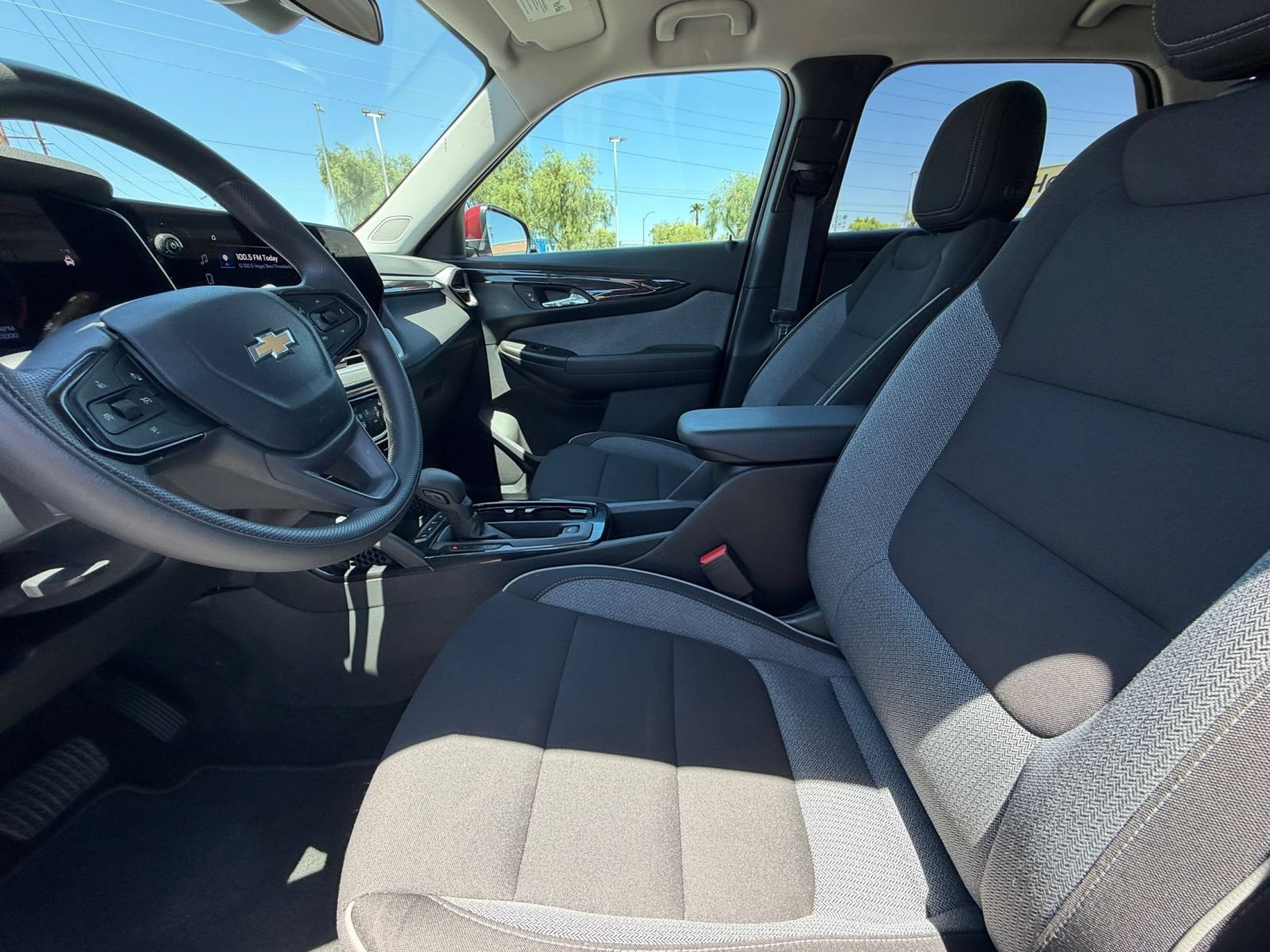 Used 2025 Chevrolet TrailBlazer LT FWD image 25