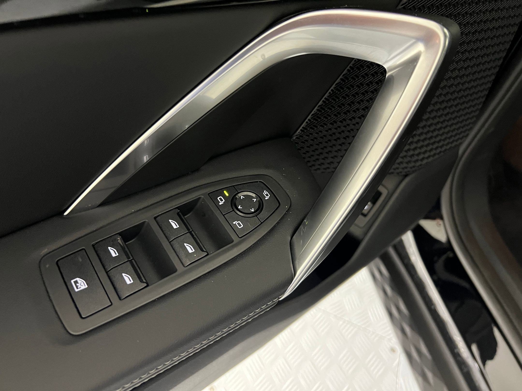 Used 2025 BMW X2 xDrive28i w/ Convenience Package image 23