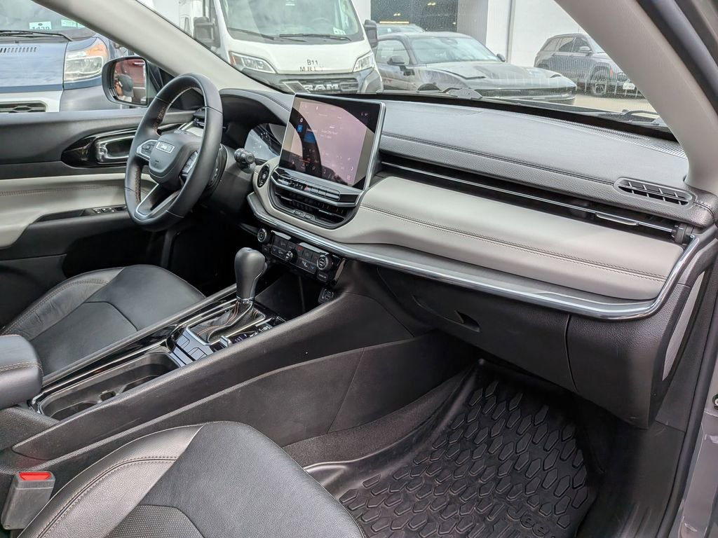 Certified 2022 Jeep Compass Limited image 22