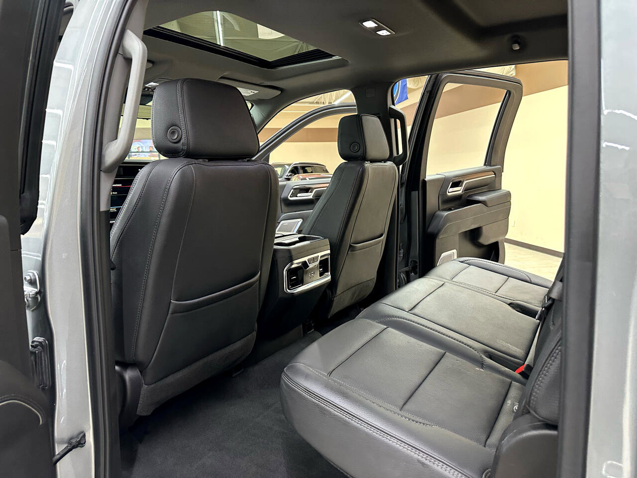 Used 2024 GMC Sierra 2500 Denali w/ Denali Reserve Package image 41