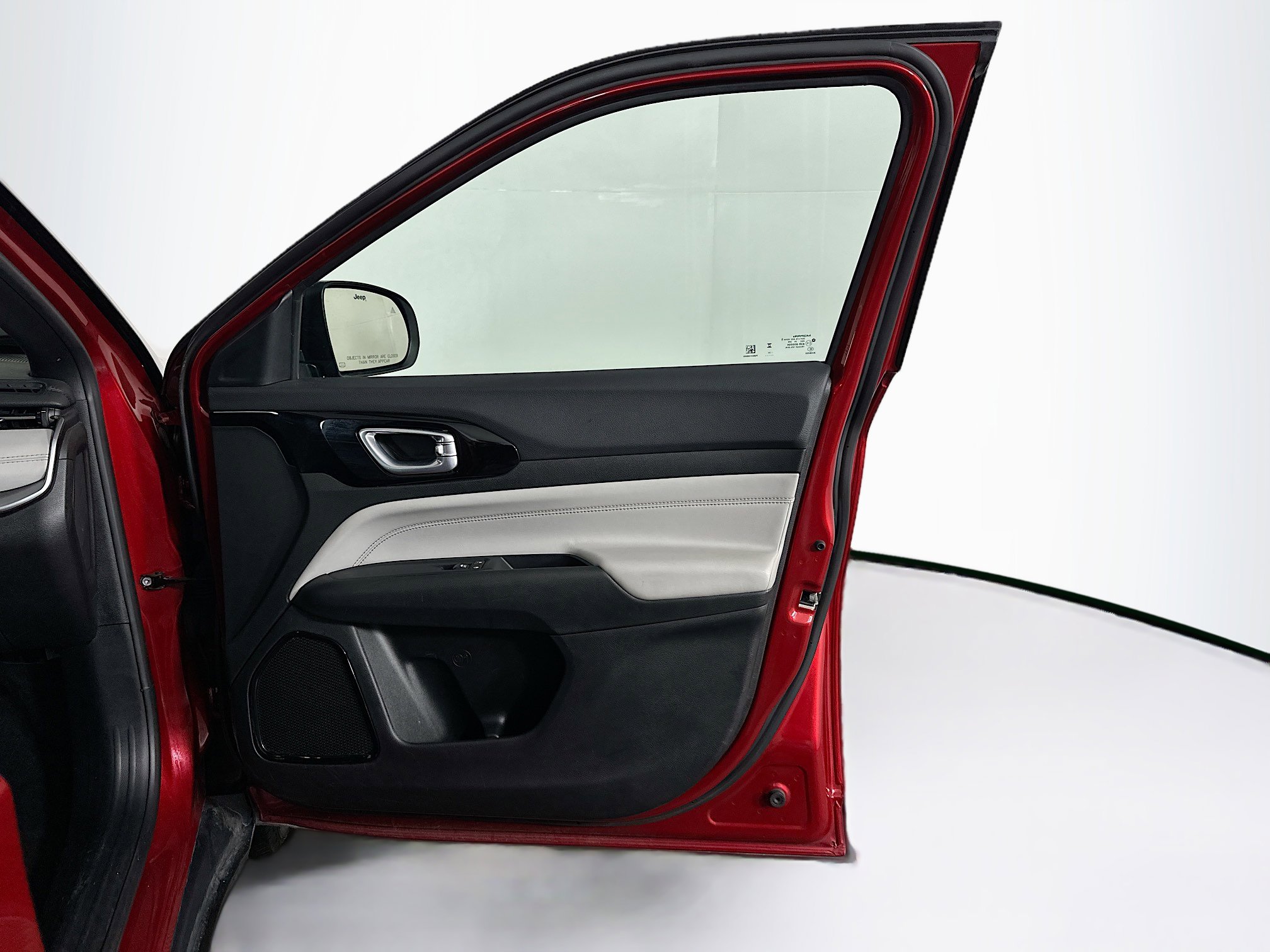 Used 2025 Jeep Compass Limited image 30