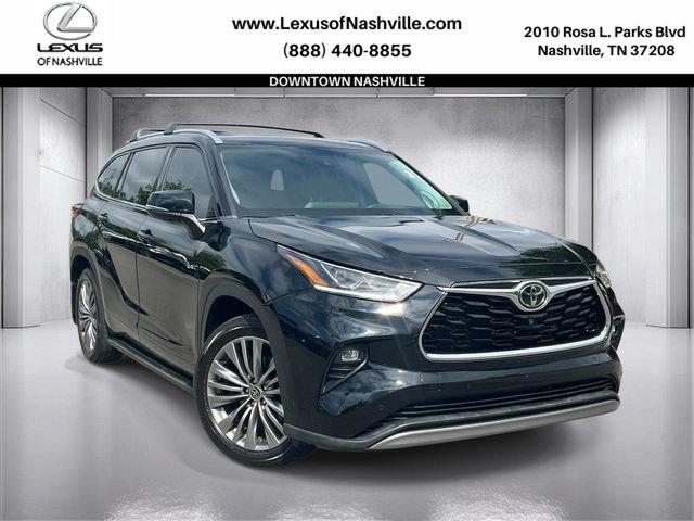 Used 2022 Toyota Highlander Platinum AWD/4WD image 1