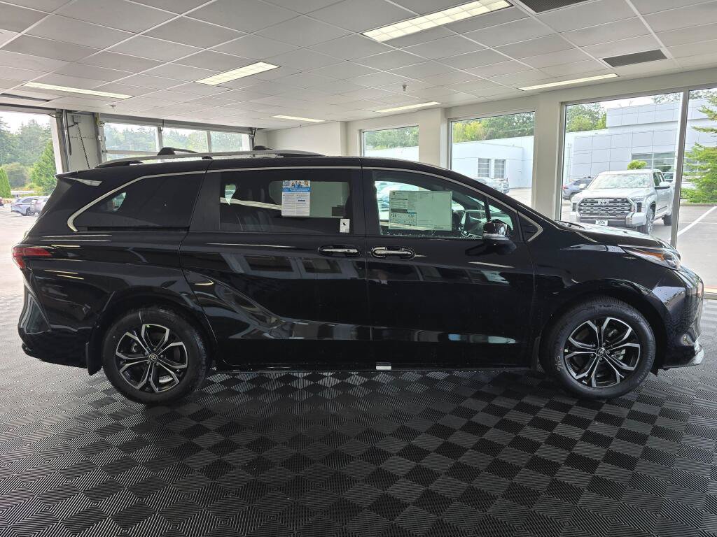 New 2026 Toyota Sienna Platinum AWD/4WD image 2
