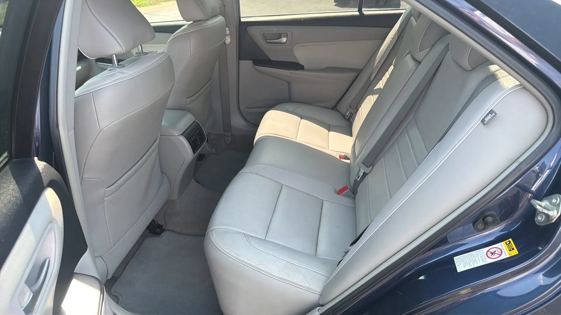 Used 2015 Toyota Camry XLE w/ Advanced Technology Package FWD image 10