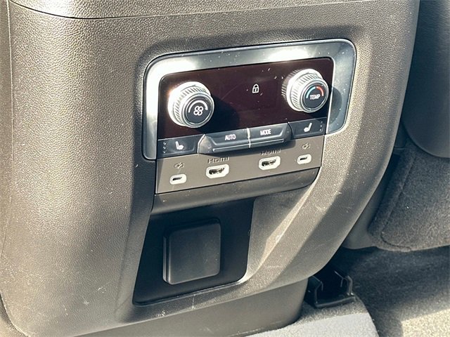 Used 2024 GMC Yukon XL Denali Ultimate image 18