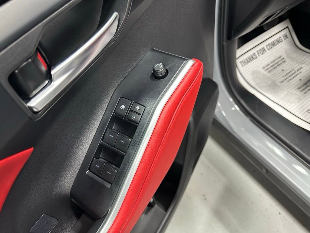 Used 2025 Toyota Highlander XSE image 9