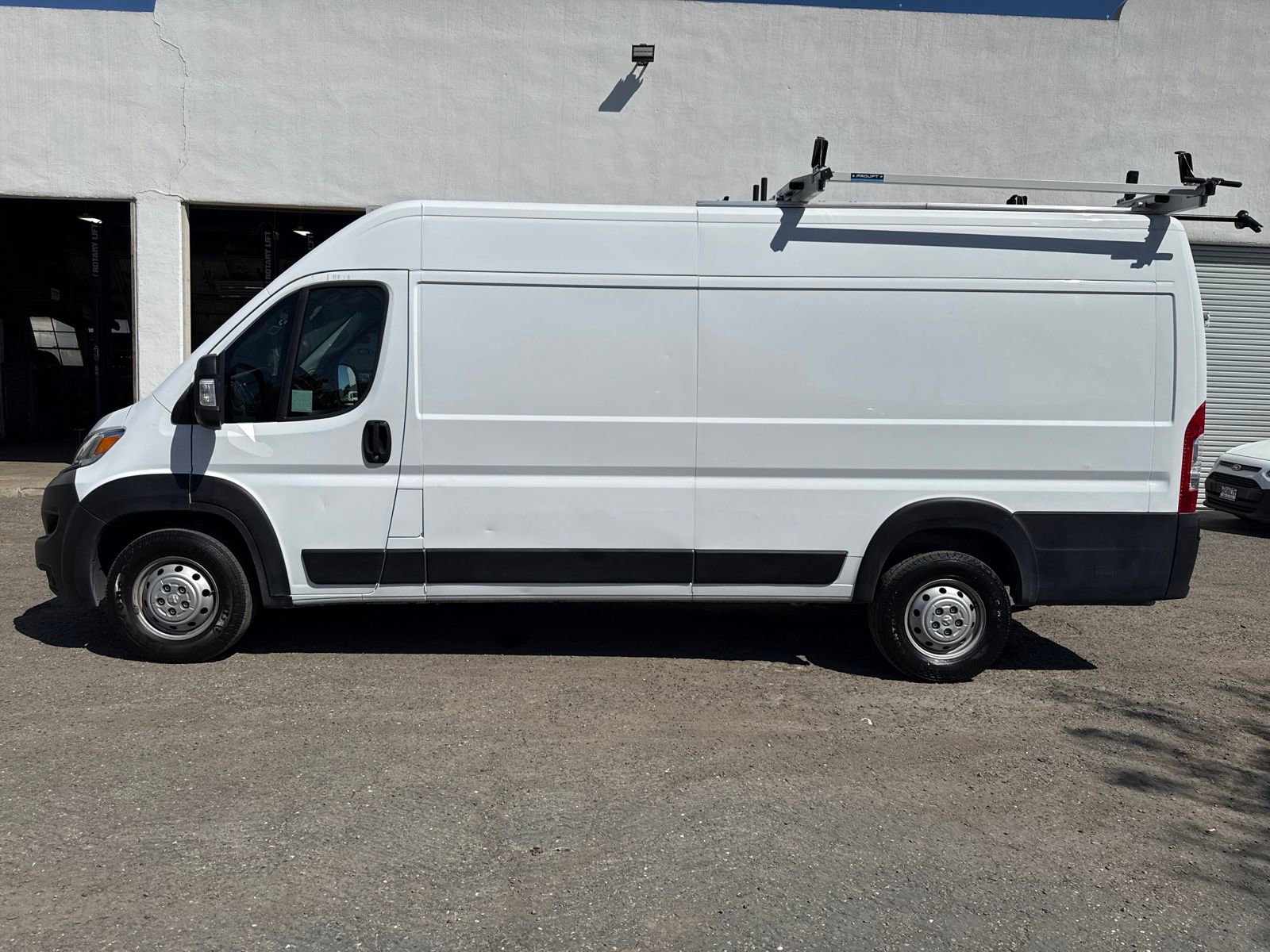 Used 2023 RAM ProMaster 3500 FWD image 2