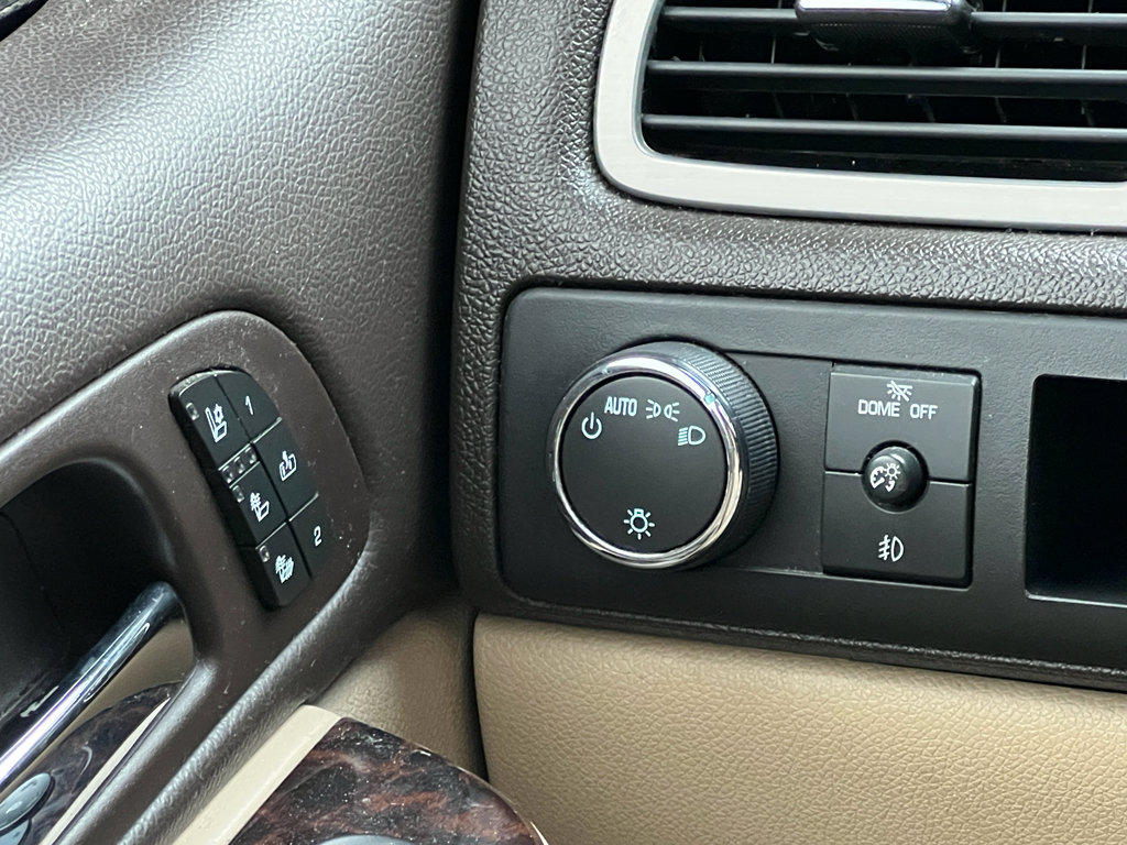 Used 2011 GMC Yukon Denali image 28