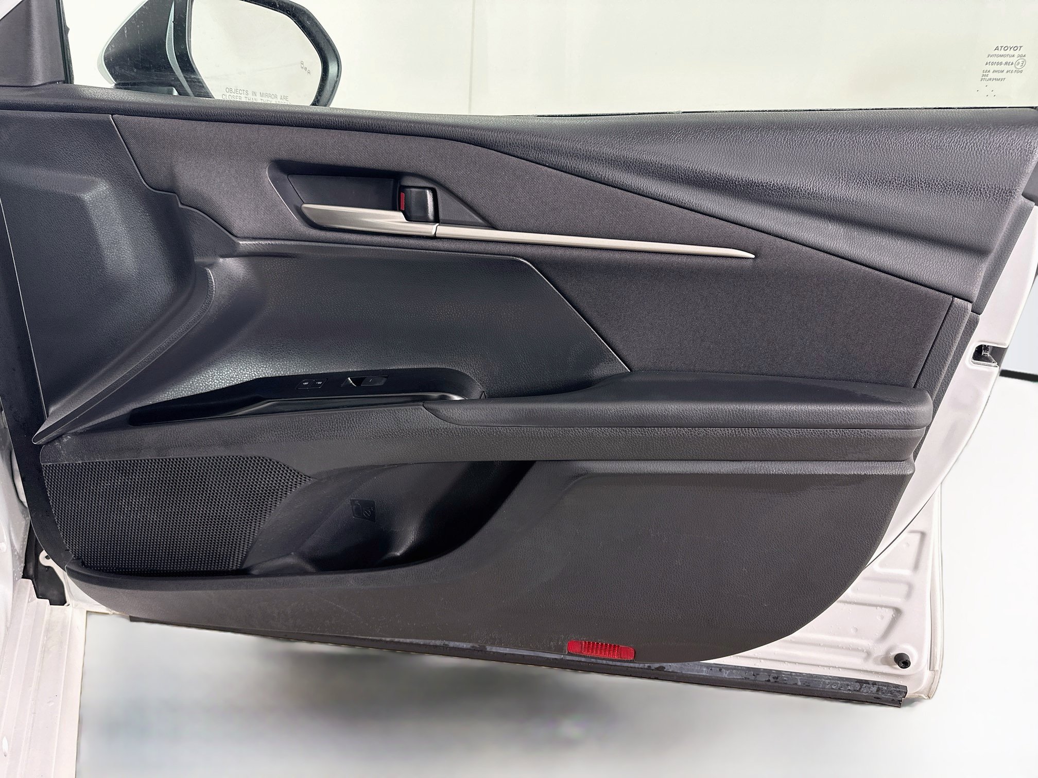 Used 2025 Toyota Camry LE FWD image 30