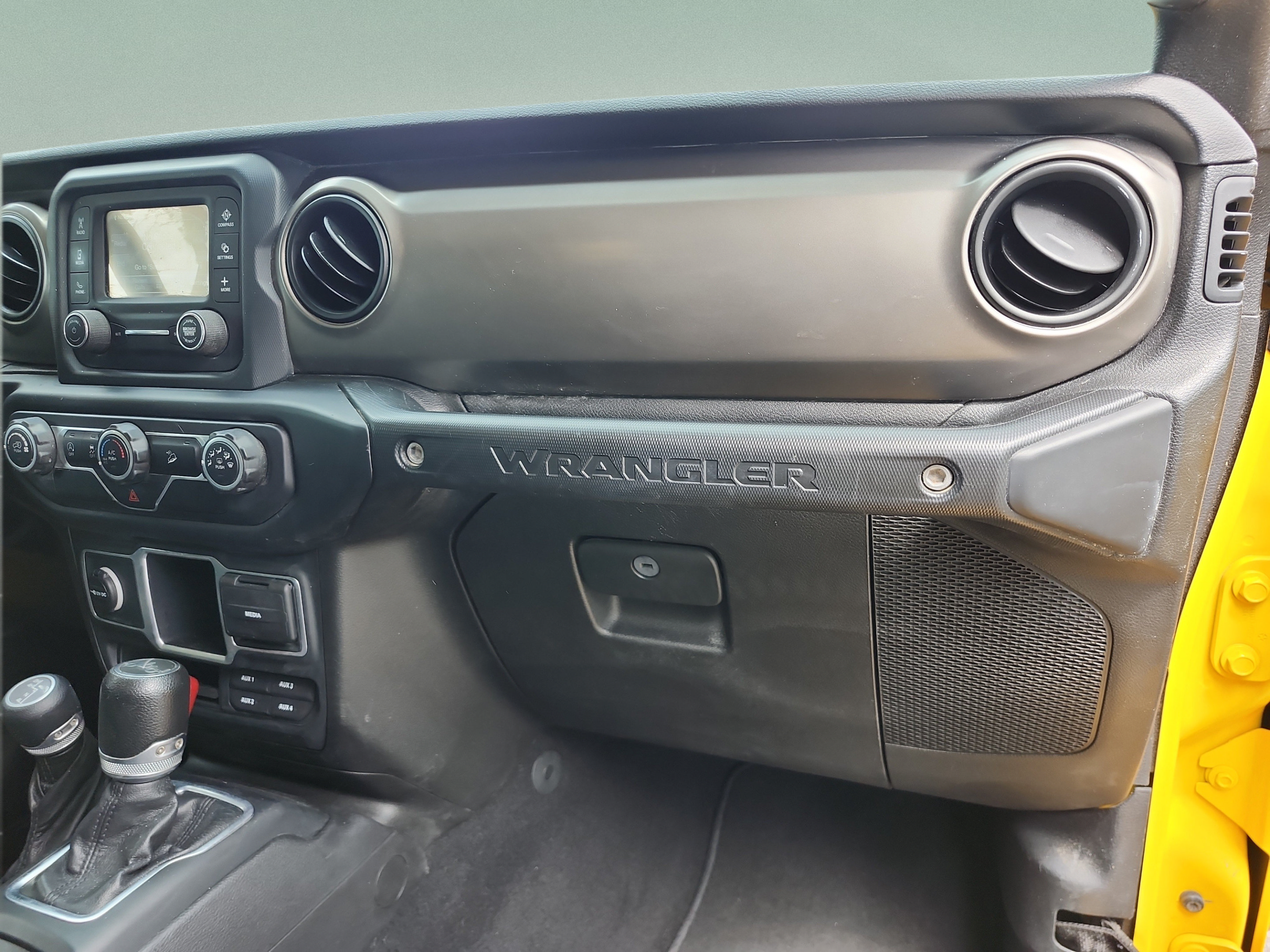 Used 2018 Jeep Wrangler Unlimited Sport AWD/4WD image 21