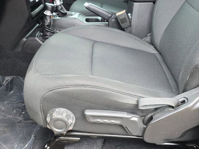 Used 2018 Jeep Wrangler Unlimited Sahara AWD/4WD image 21