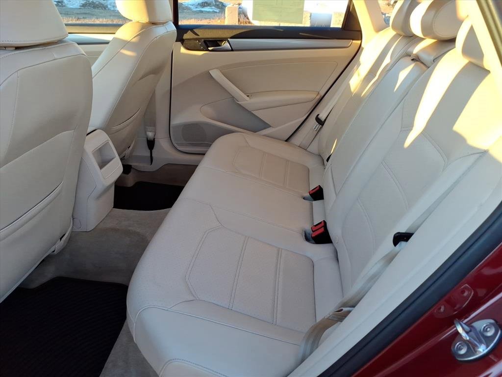 Used 2015 Volkswagen Passat 1.8T Limited Edition image 18